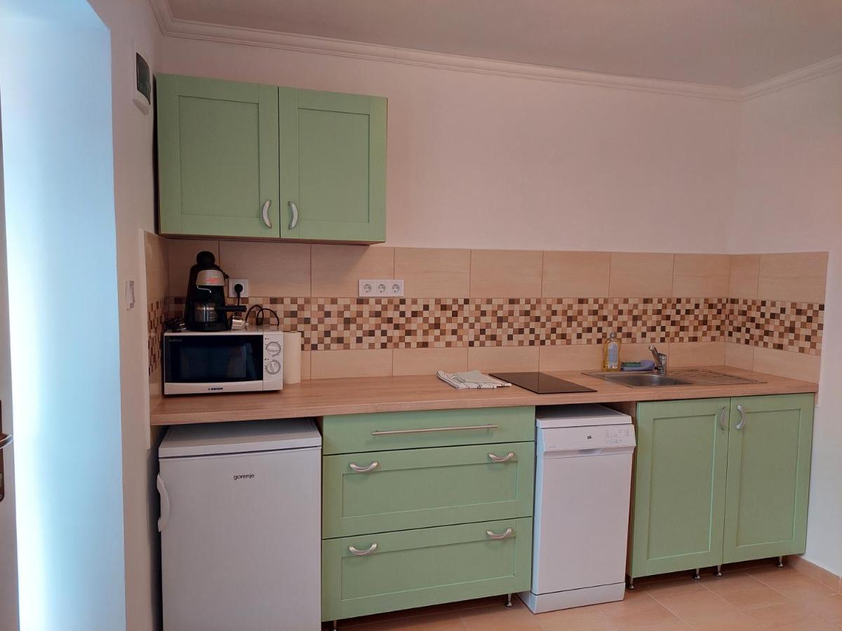 Szent Bernat Vendeghaz Apartment Veszprem Bagian luar foto
