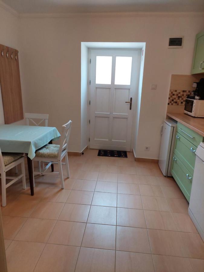 Szent Bernat Vendeghaz Apartment Veszprem Bagian luar foto