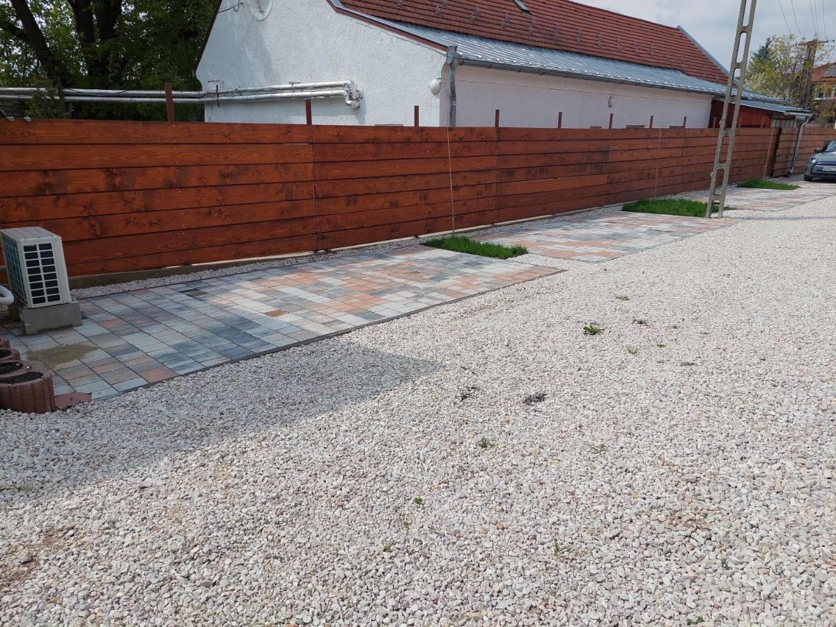 Szent Bernat Vendeghaz Apartment Veszprem Bagian luar foto