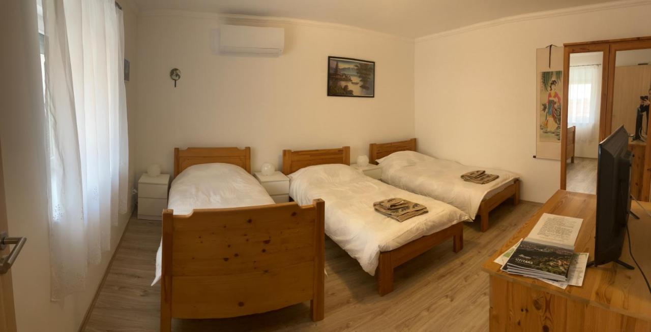 Szent Bernat Vendeghaz Apartment Veszprem Bagian luar foto